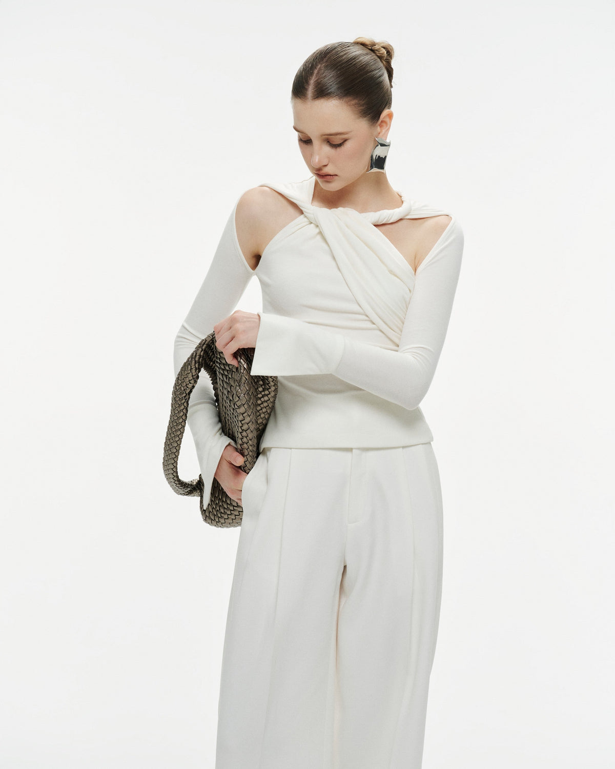 (PRE-ORDER) Ribbed Twist-Neck Top