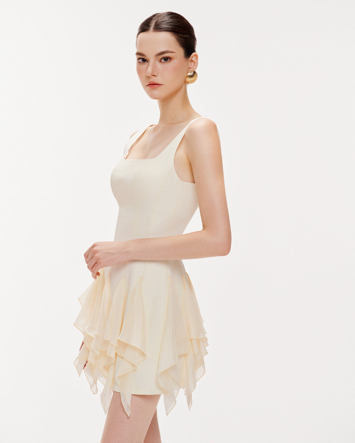 (PRE-ORDER) Pointed Ruffles Dress