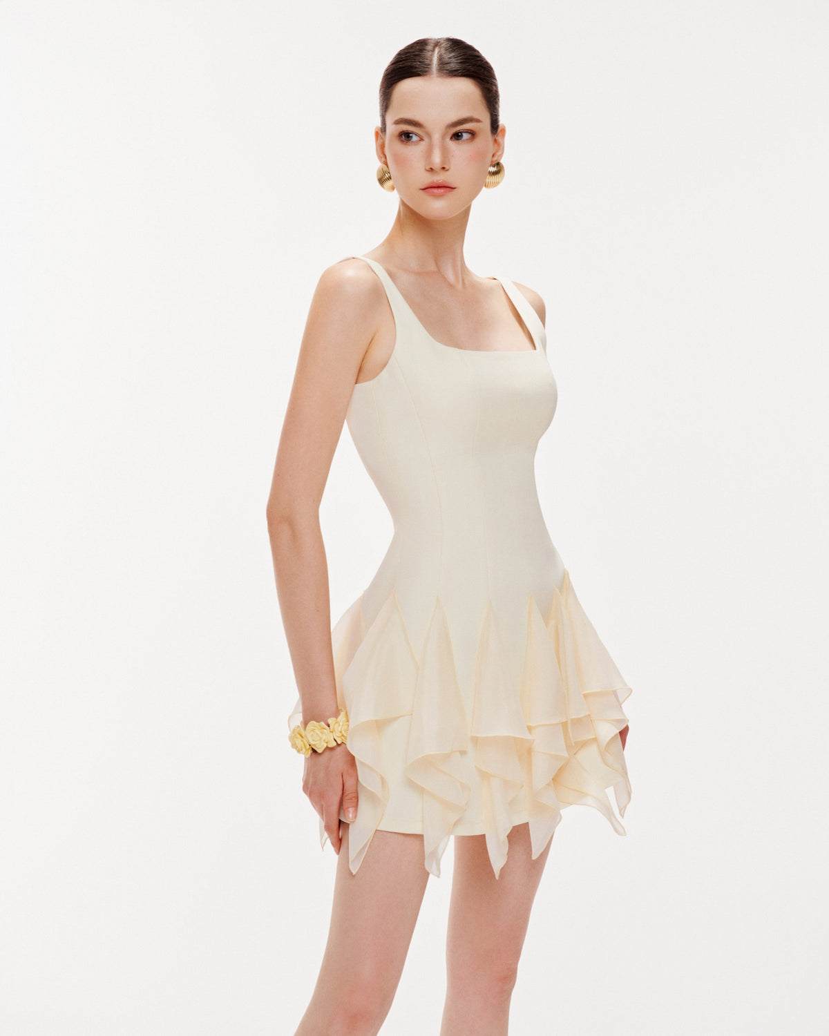 (PRE-ORDER) Pointed Ruffles Dress