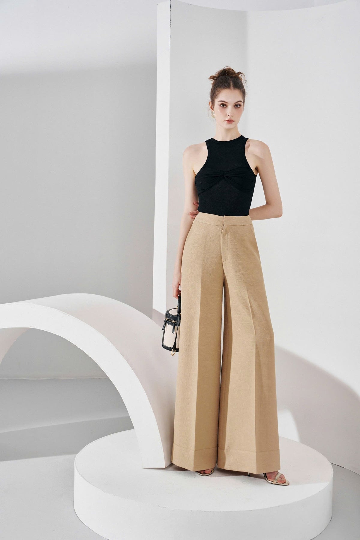 Ultra-Thin Sleeveless Top With Chest Bowtie
